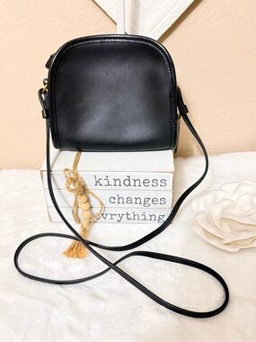 Vintage COACH Black Leather Crossbody Bag